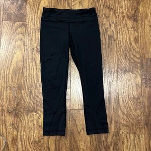 Lululemon black crop leggings